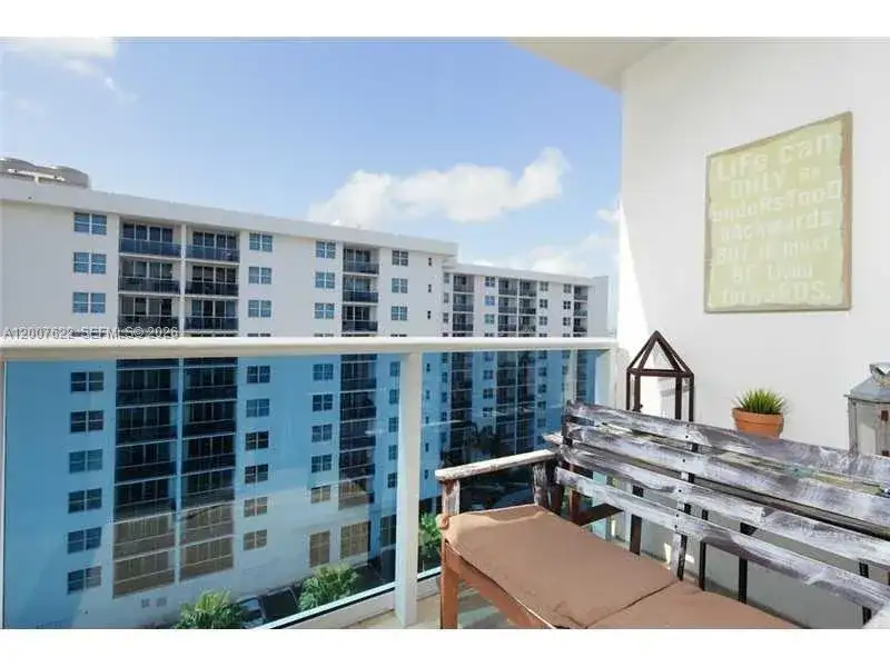7501 E Treasure Dr # 8C, North Bay Village FL 33141 photo 2