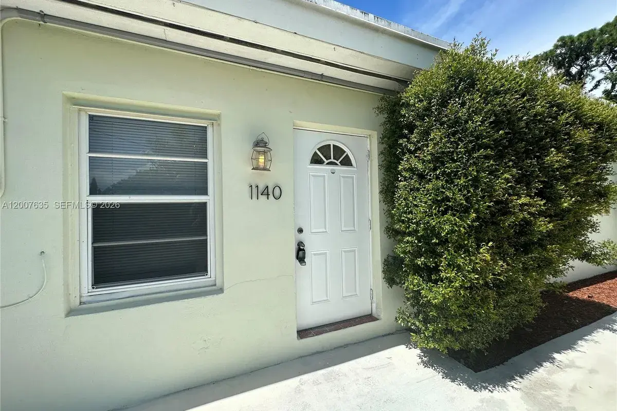 1140 NE 1st Ave # 1140, Fort Lauderdale FL 33304