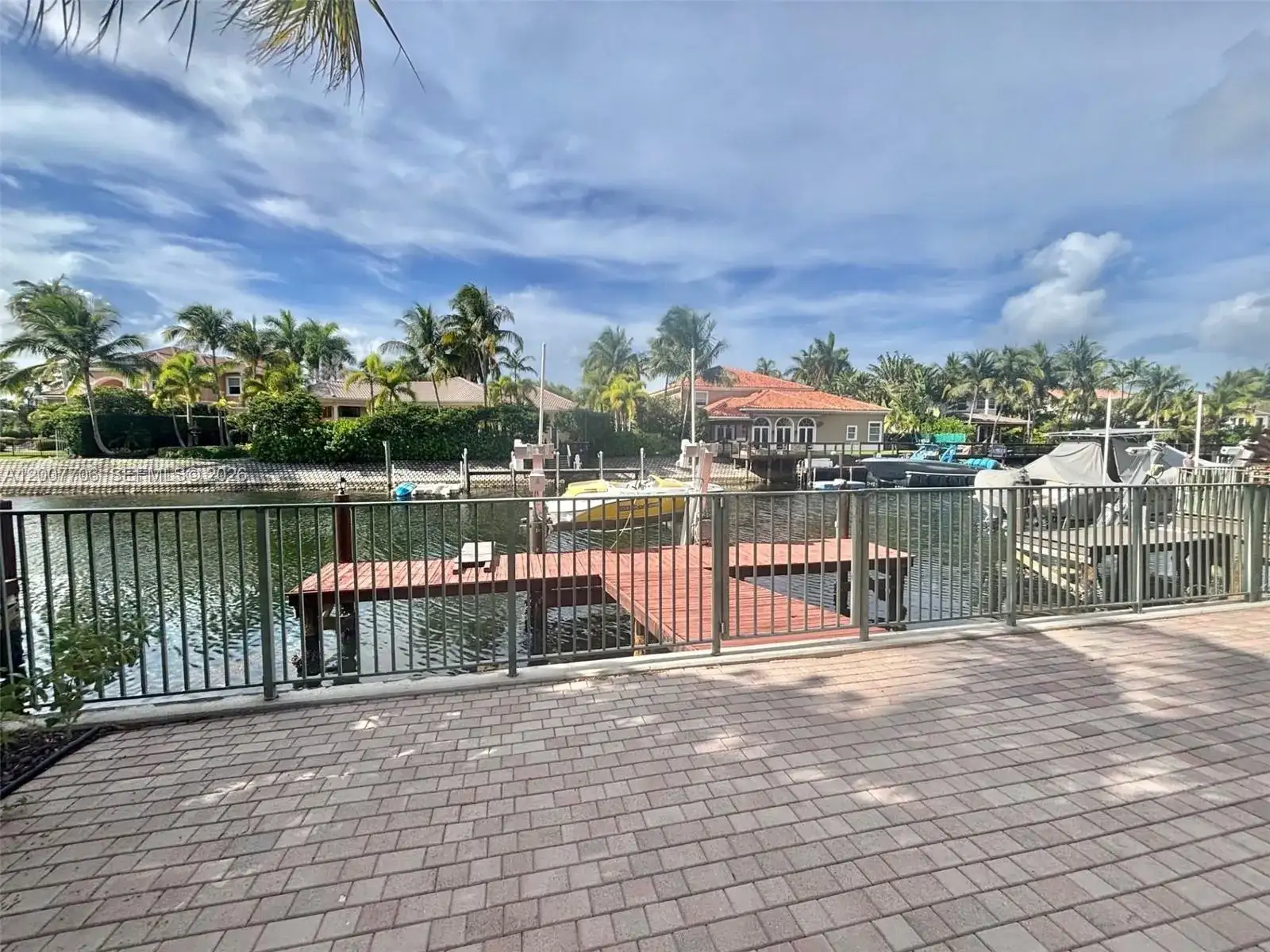 1141 Waterside Ln, Hollywood FL 33019 photo 2