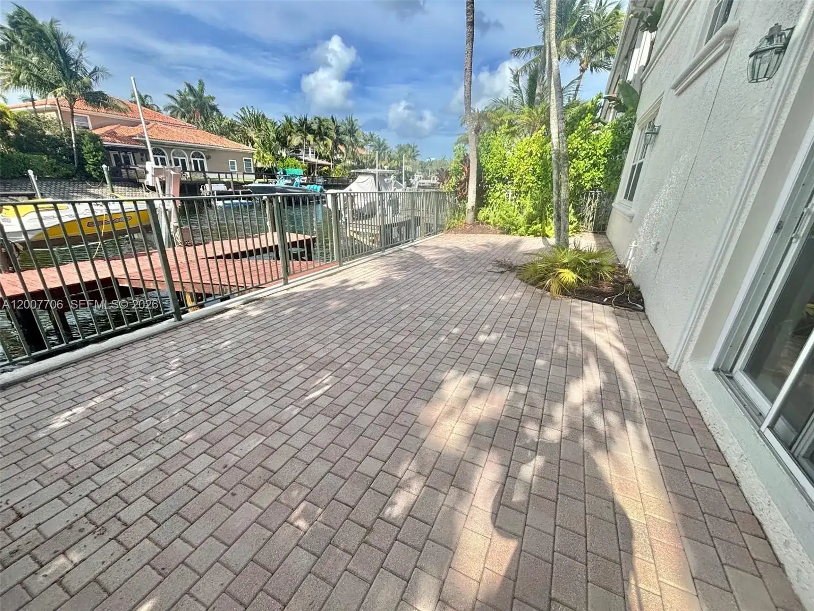 1141 Waterside Ln, Hollywood FL 33019 photo 3