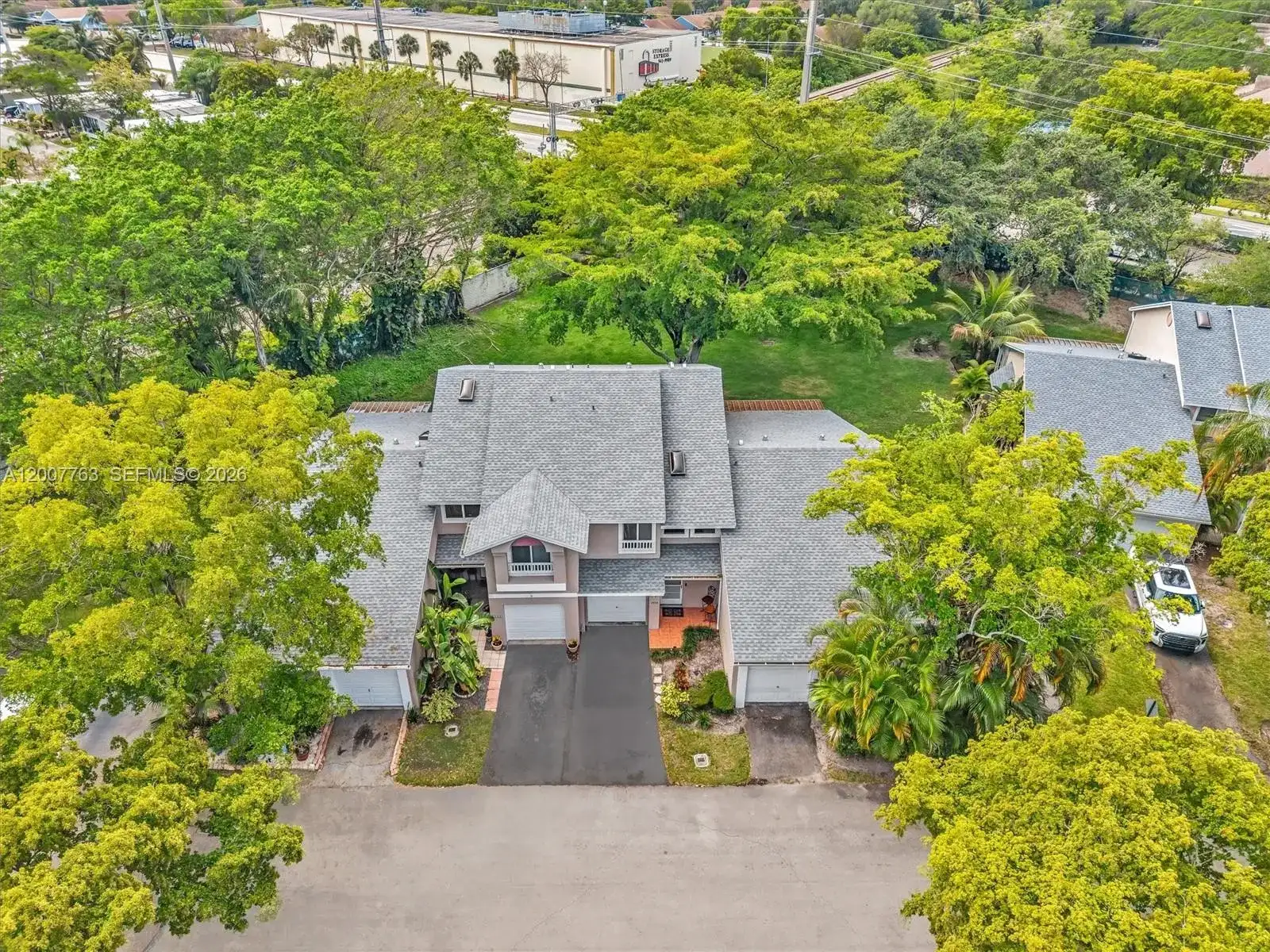 1958 E Discovery Cir E, Deerfield Beach FL 33442 photo 4