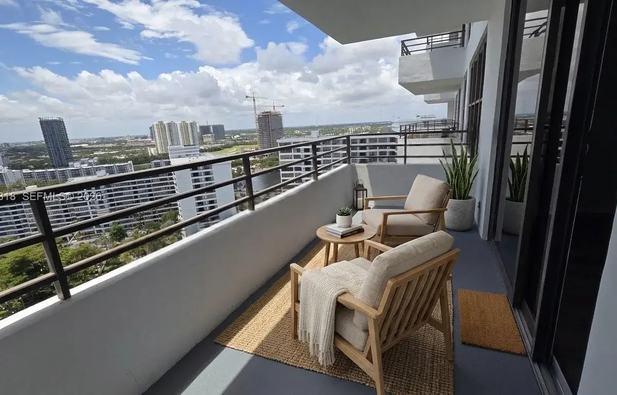 2500 Parkview Dr # 2317, Hallandale Beach FL 33009
