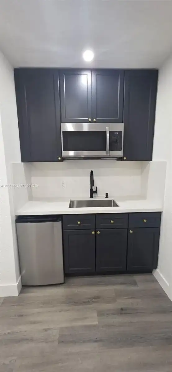 804 NE 10th St # 2, Hallandale Beach FL 33009