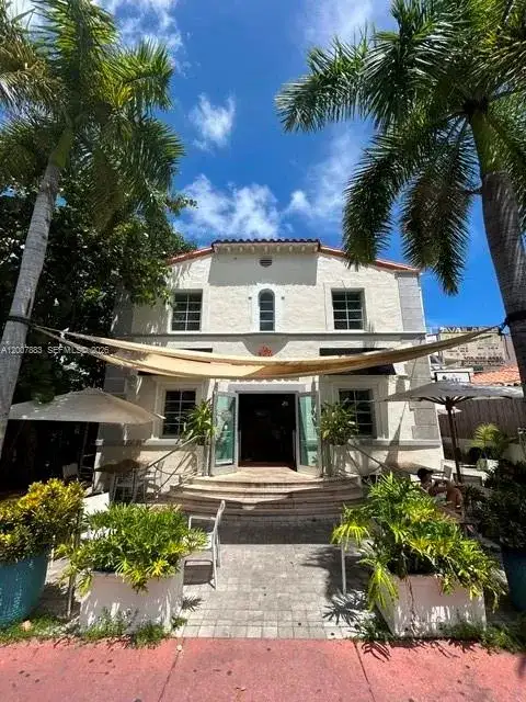 929 Collins Ave, Miami Beach FL 33139 photo 3