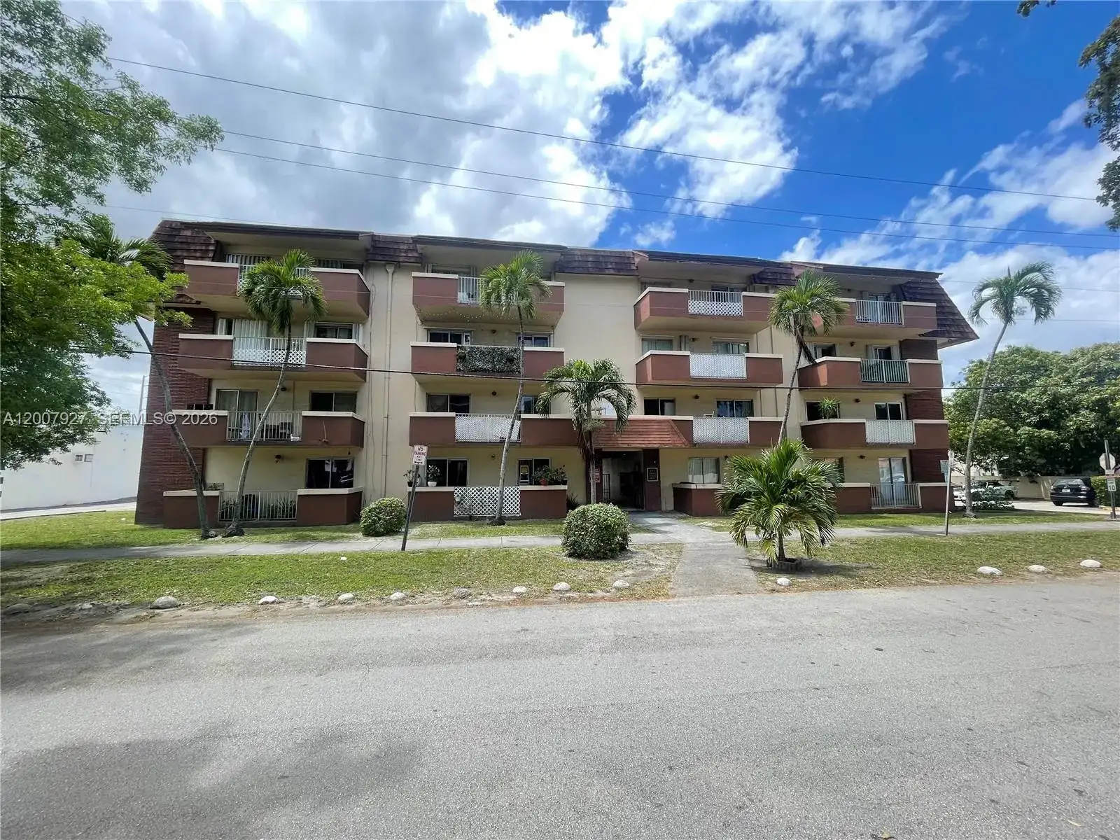 680 Miller Dr # W401, Miami Springs FL 33166 photo 3