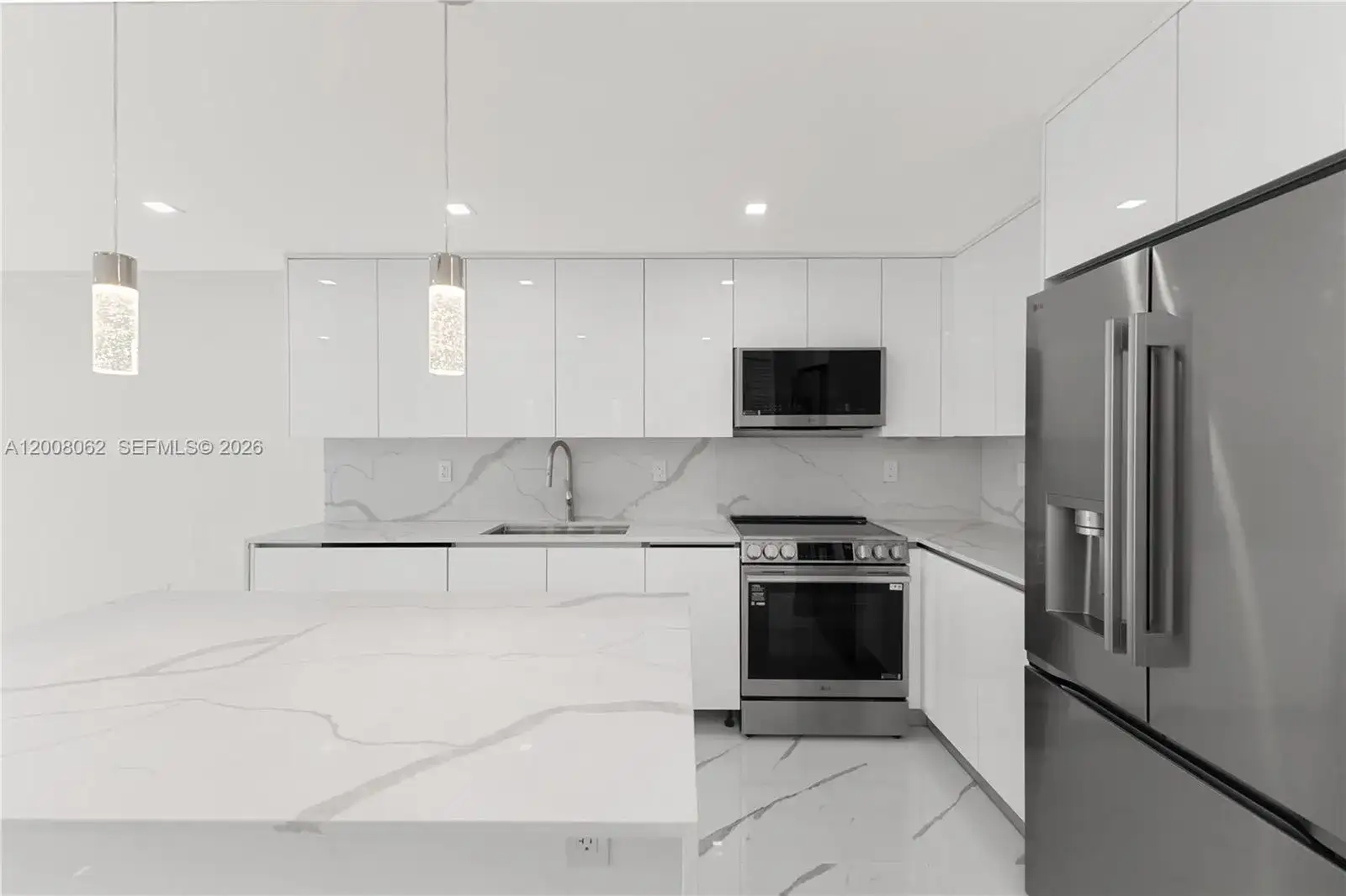 345 Ocean Dr # 708, Miami Beach FL 33139 photo 2