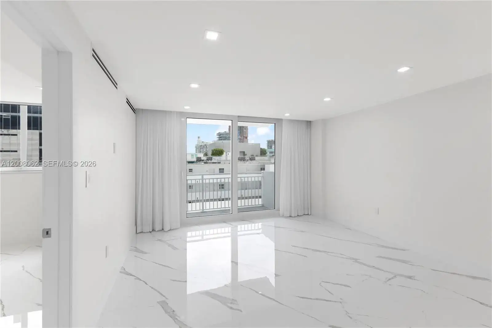 345 Ocean Dr # 708, Miami Beach FL 33139 photo 3