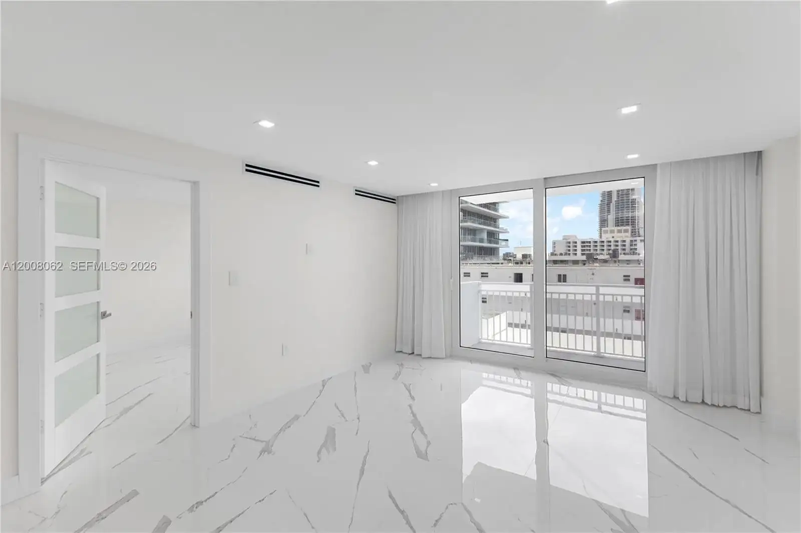 345 Ocean Dr # 708, Miami Beach FL 33139 photo 4