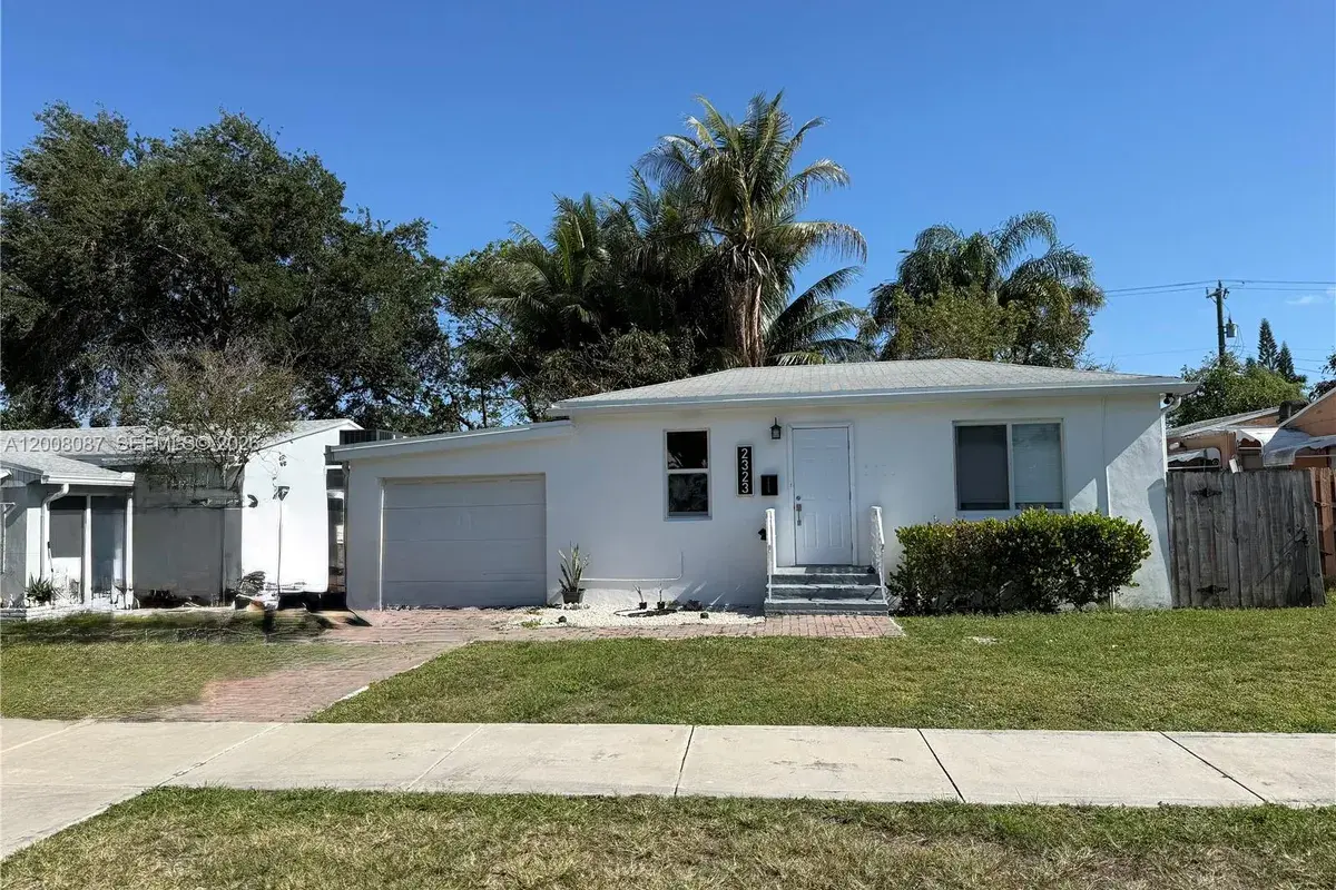 2323 Cleveland St, Hollywood FL 33020