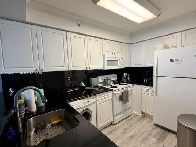 2501 S Ocean Dr, Hollywood FL 33019
