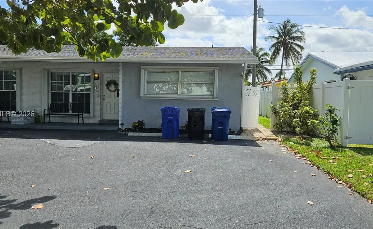 1740 NE 56th St, Fort Lauderdale FL 33334