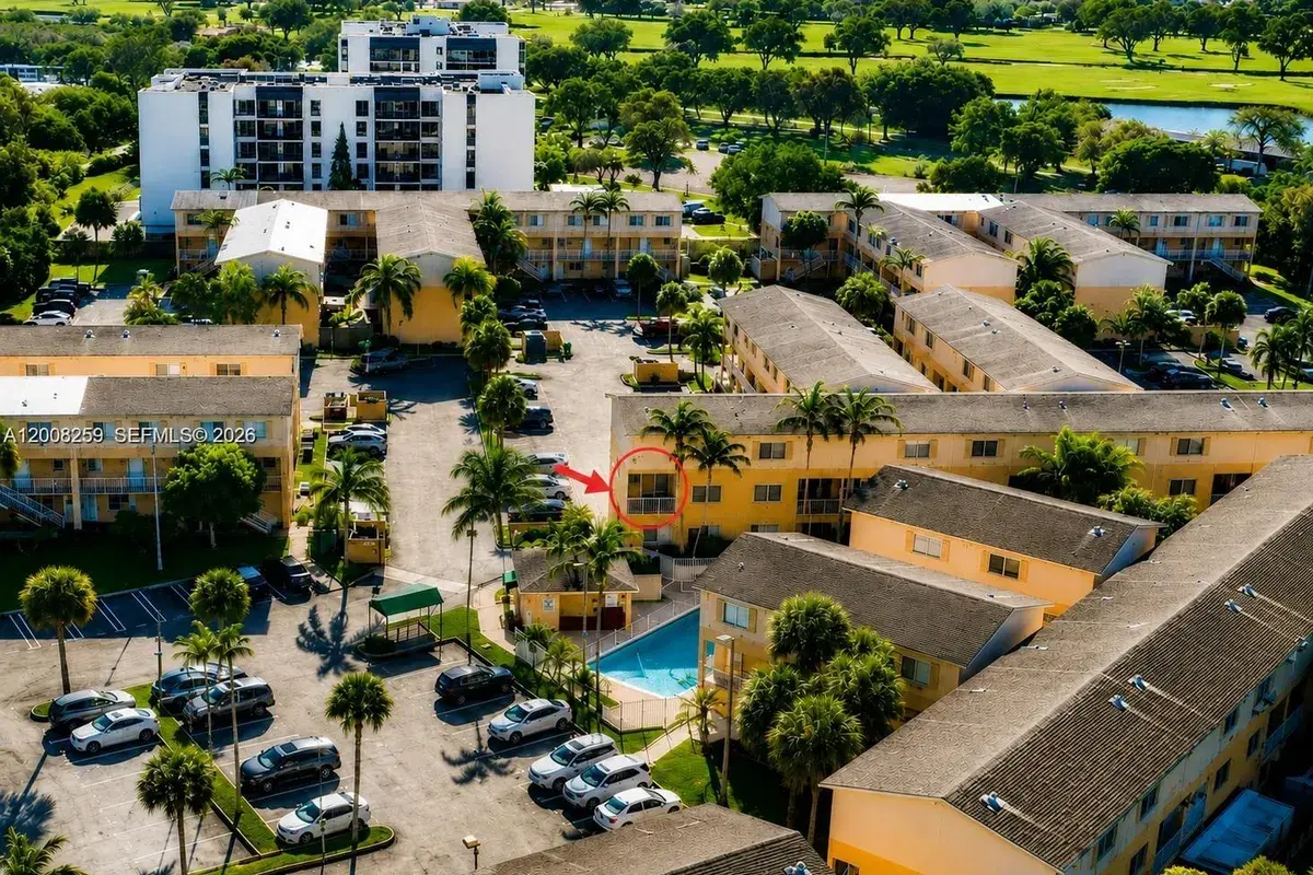 6235 SW Kendale Lakes Cir # 239, Miami FL 33183