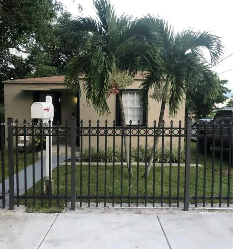 1342 NW 42nd St, Miami FL 33142