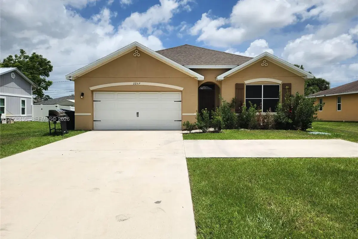 2257 SW Import Dr, Port St. Lucie FL 34953