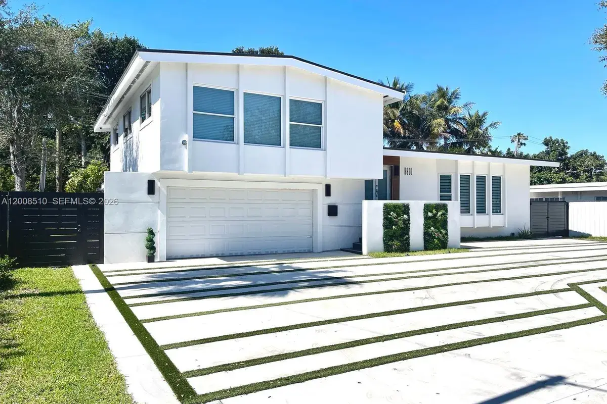 19960 Highland Lakes Blvd, Miami FL 33179