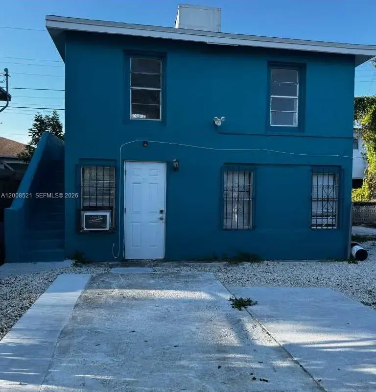 1121 NW 40th St # 4, Miami FL 33127
