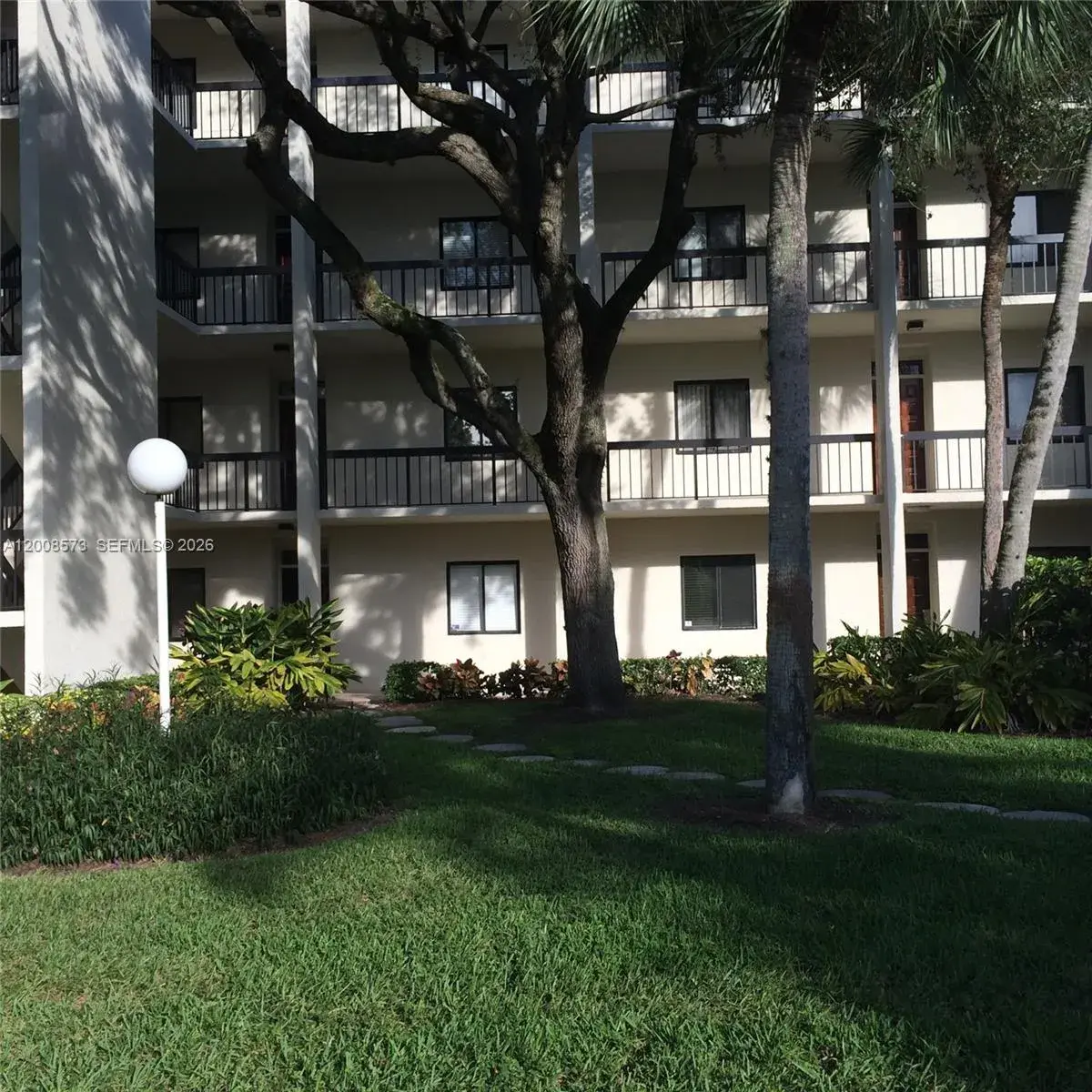 3050 Presidential Way # 101, West Palm Beach FL 33401
