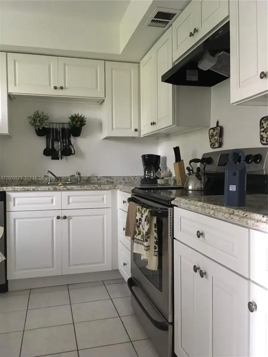 3050 Presidential Way # 101, West Palm Beach FL 33401 photo 3