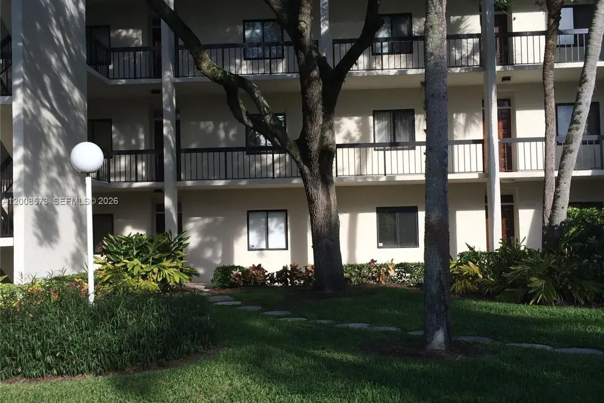 3050 Presidential Way # 101, West Palm Beach FL 33401