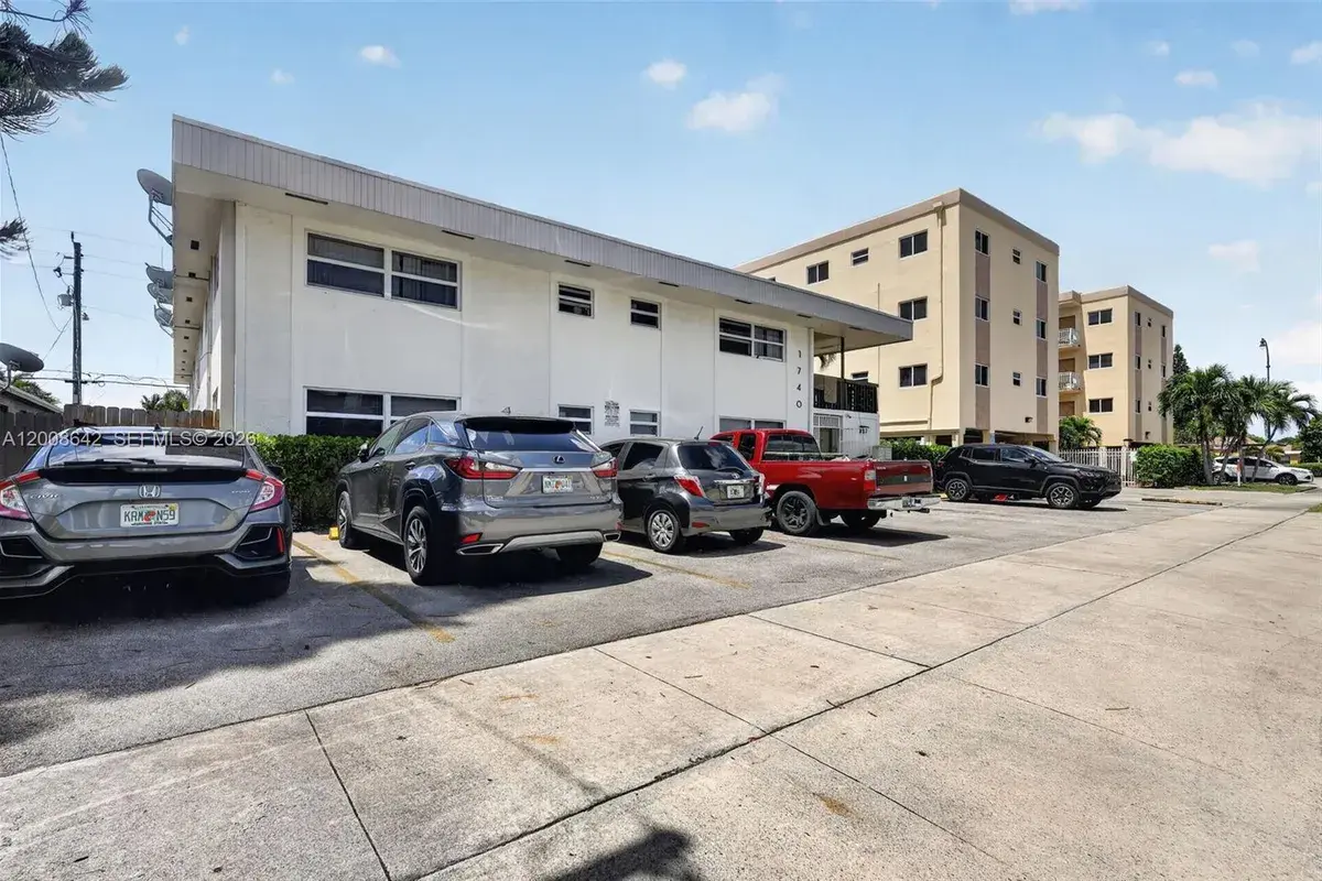 1740 Funston ST # 3, Hollywood FL 33020