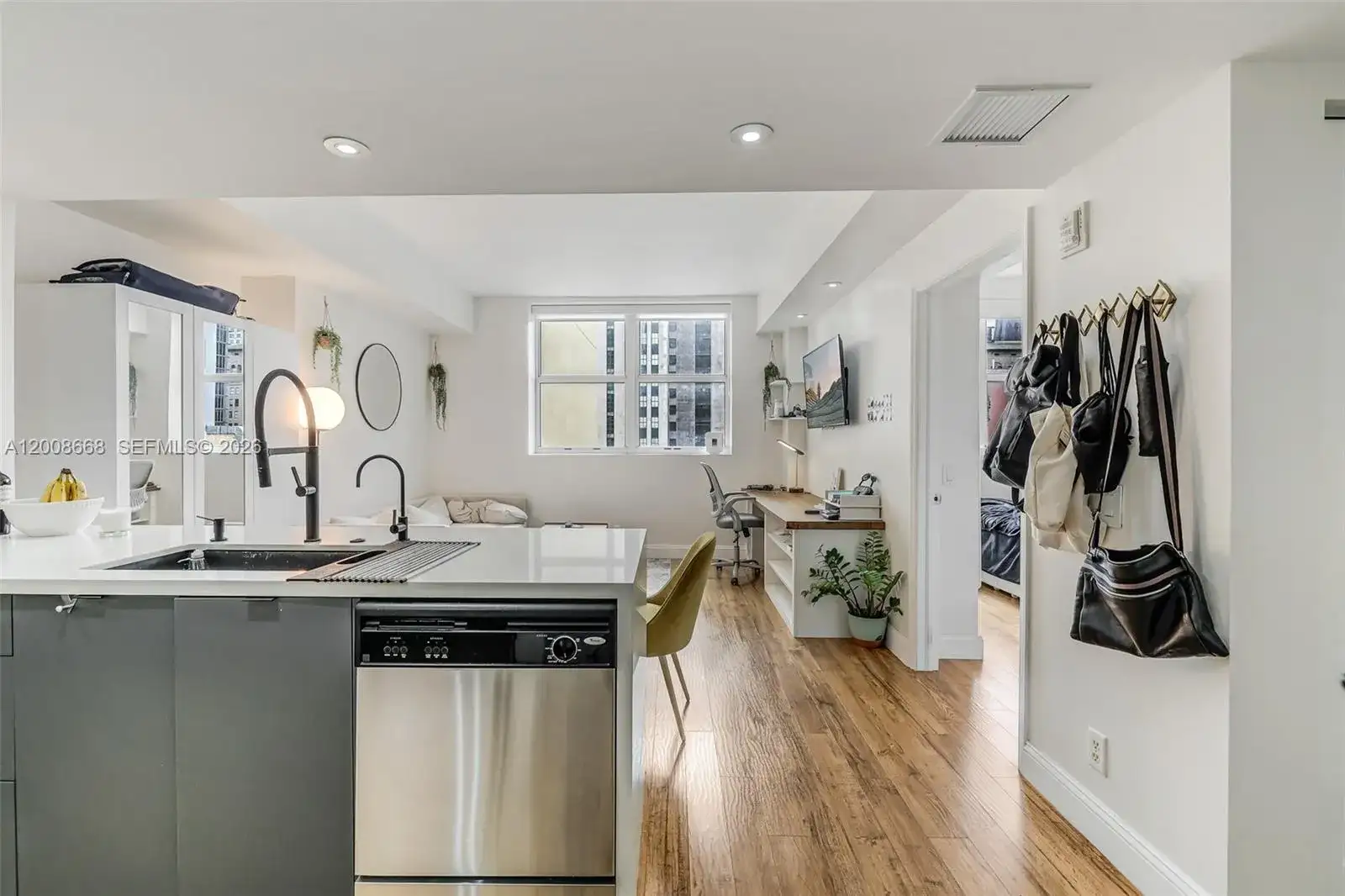 111 E Flagler St # 708, Miami FL 33131 photo 4