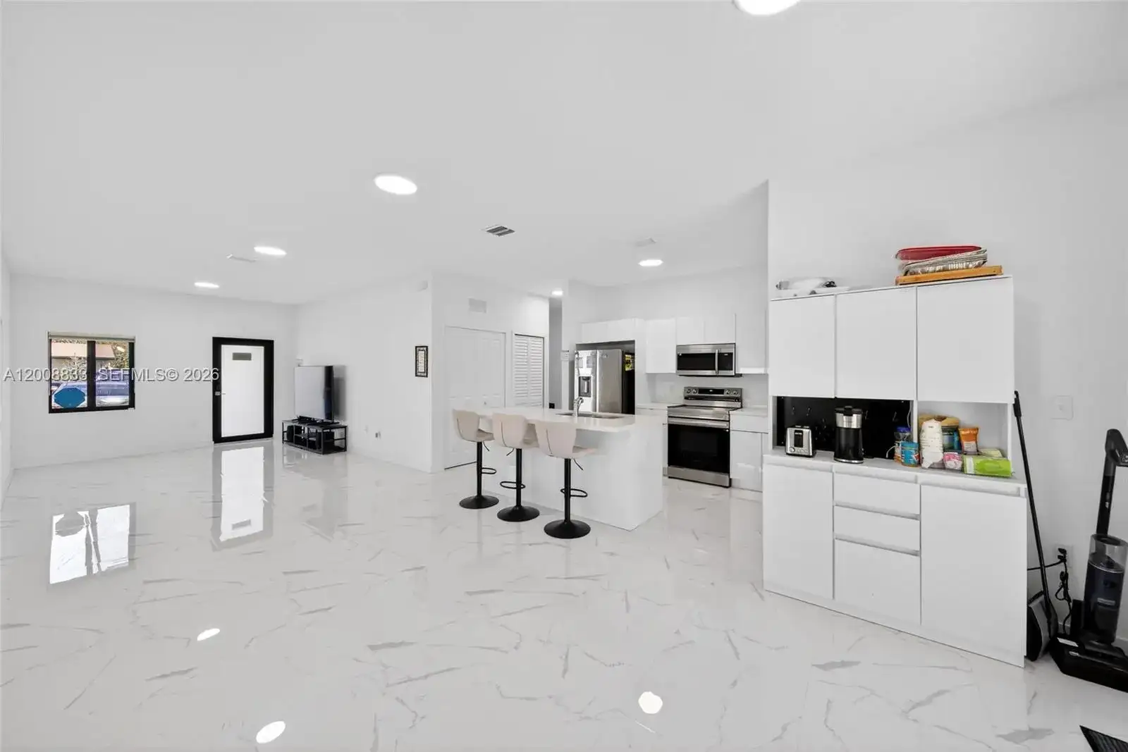 1864 NW 84th St, Miami FL 33147 photo 3