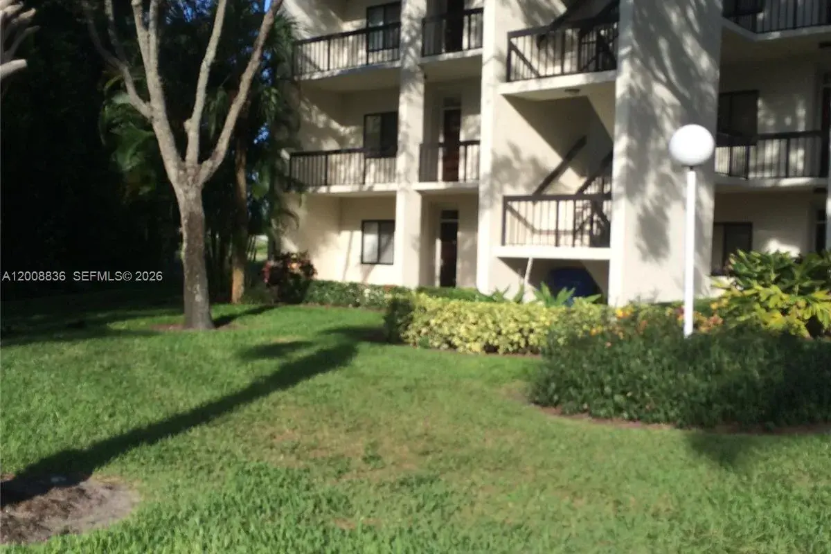2500 Presidential Way # 101, West Palm Beach FL 33401