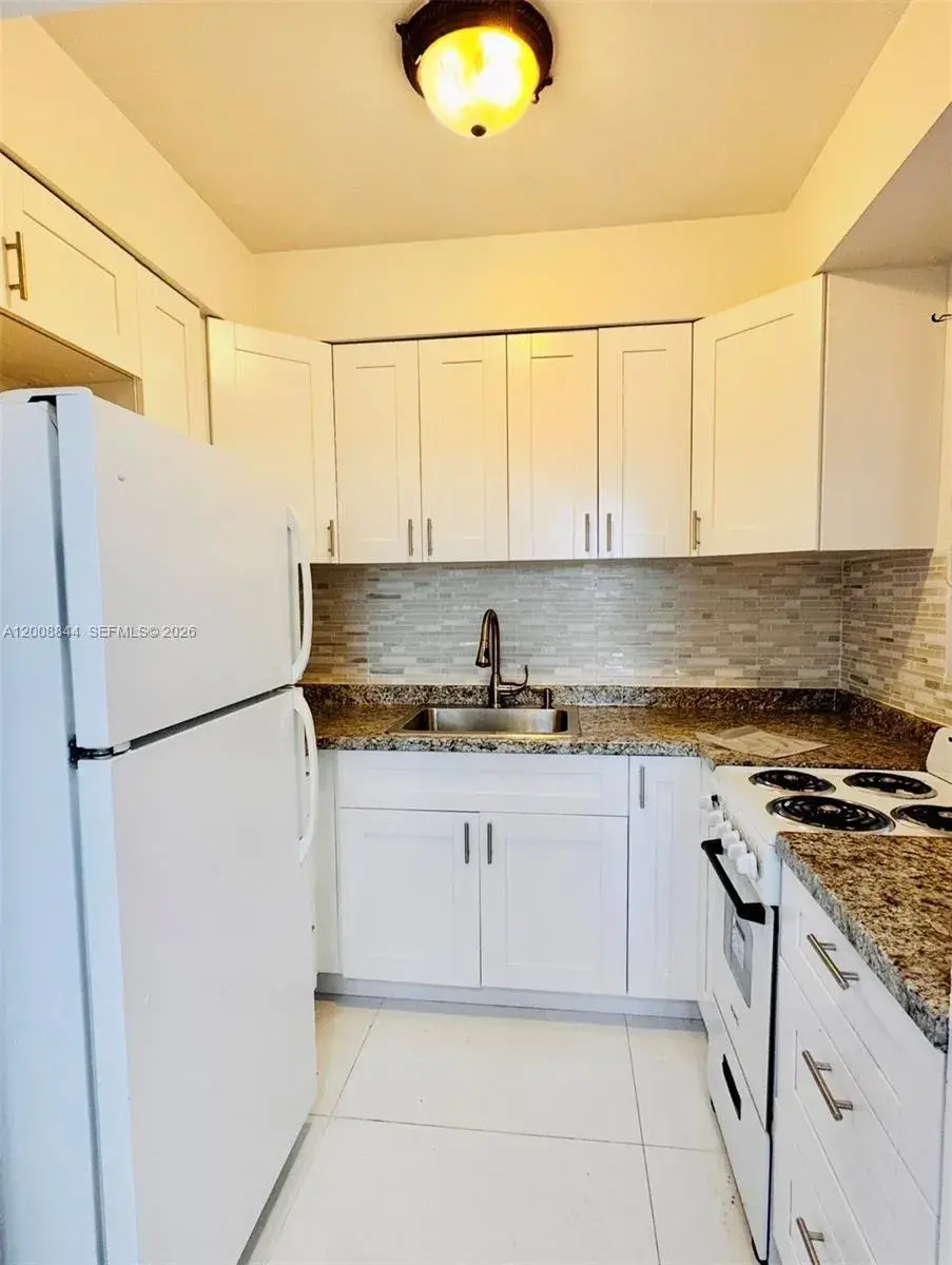 505 S OCEAN DR # A1, Hollywood FL 33019