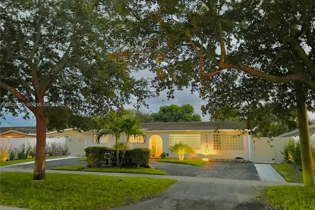 1940 NE 62nd St, Fort Lauderdale FL 33308