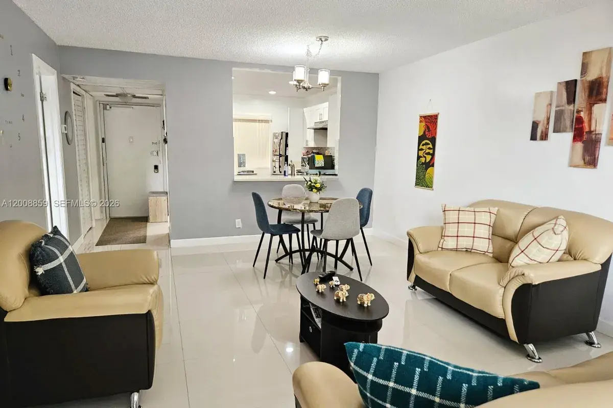 8818 W Mcnab Rd # 303, Tamarac FL 33321