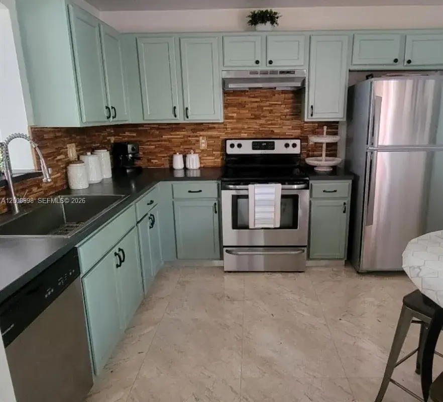 16504 SW 71st Ter, Miami FL 33193