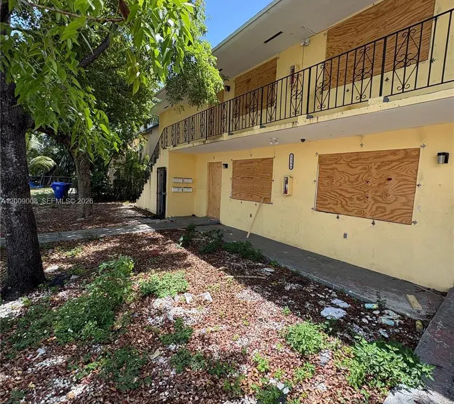1198 NW 61st St, Miami FL 33127