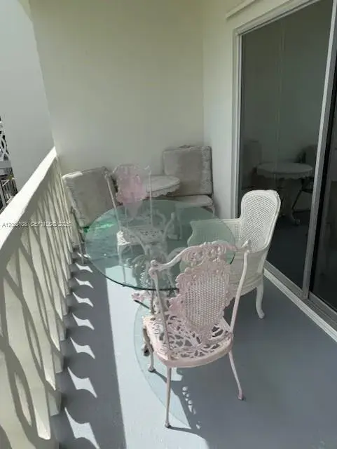 450 Golden Isles Dr # 2G, Hallandale Beach FL 33009