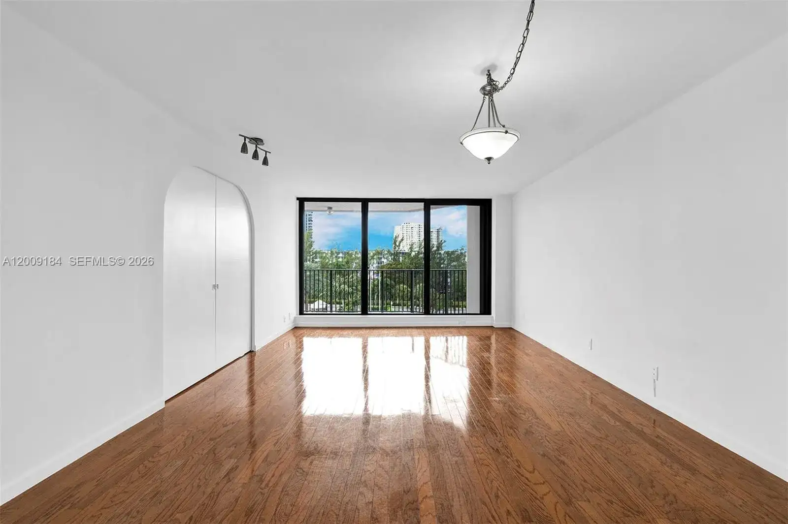 300 Three Islands Blvd # 305, Hallandale Beach FL 33009 photo 2