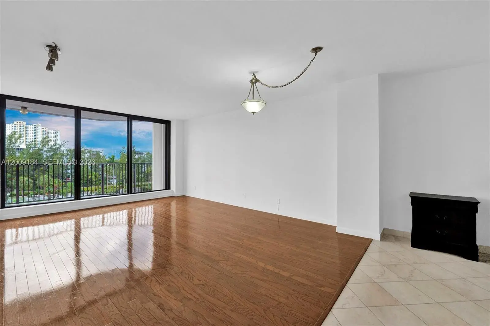 300 Three Islands Blvd # 305, Hallandale Beach FL 33009
