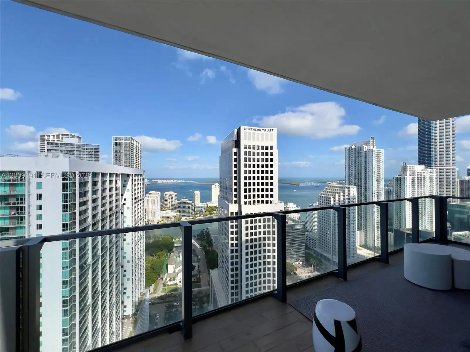 68 SE 6th St # 3611, Miami FL 33131 photo 2