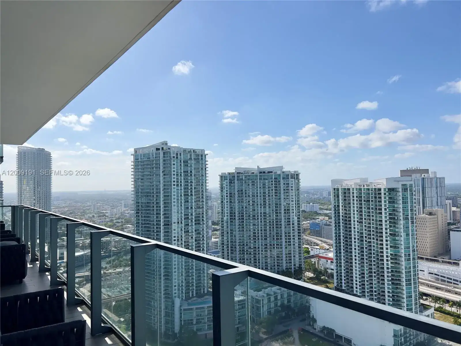 68 SE 6th St # 3611, Miami FL 33131 photo 3