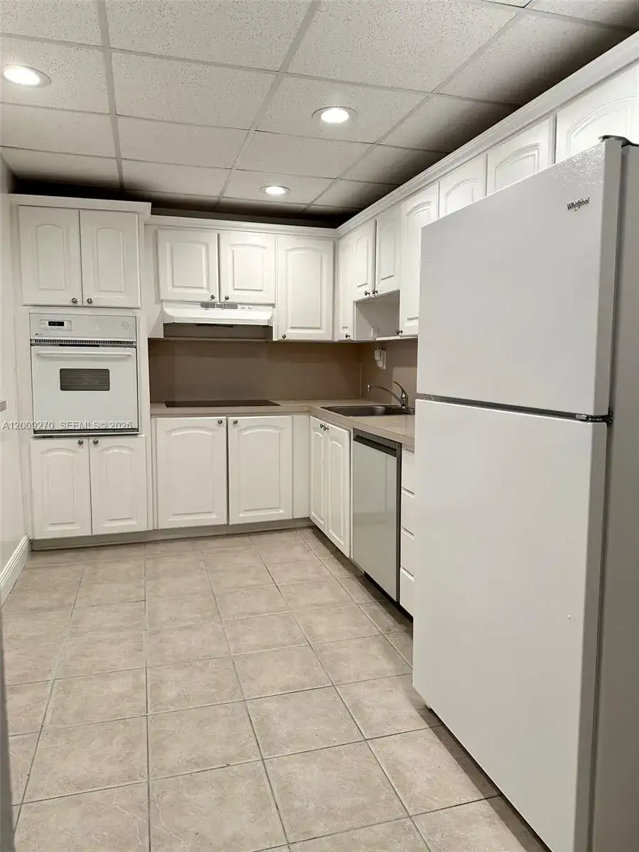 19390 Collins Ave # 1510, Sunny Isles Beach FL 33160 photo 4