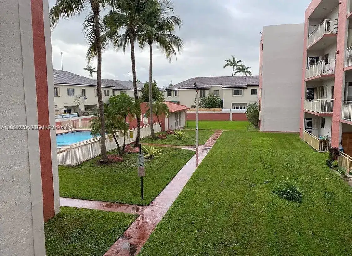 8425 NW 8th St # 306, Miami FL 33126 photo 2
