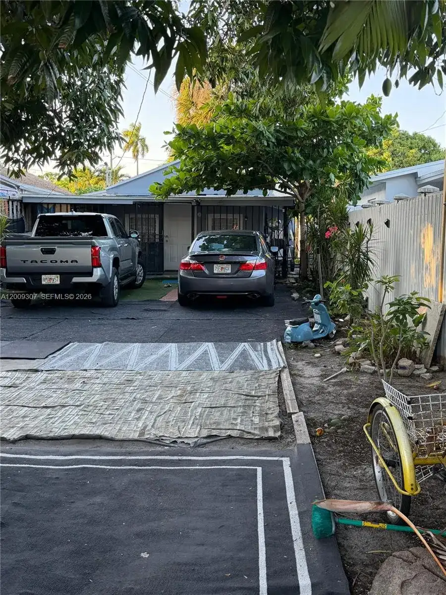 1111 NW 26th St, Miami FL 33127 photo 2