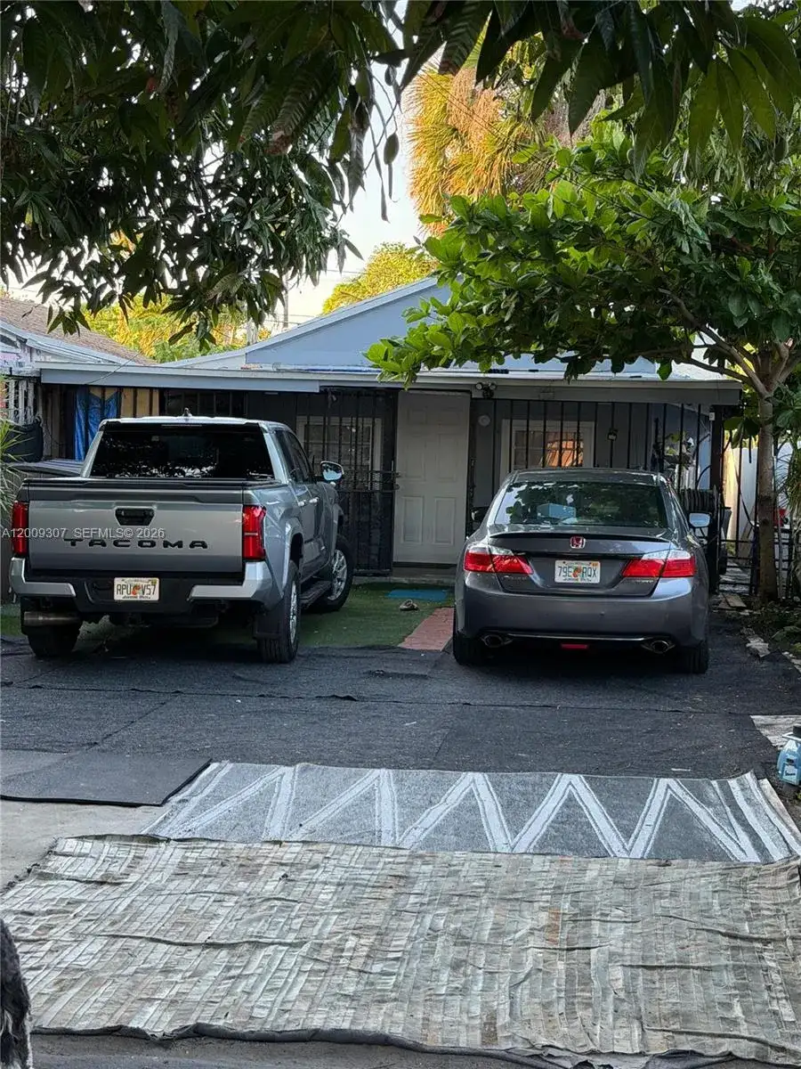 1111 NW 26th St, Miami FL 33127 photo 3
