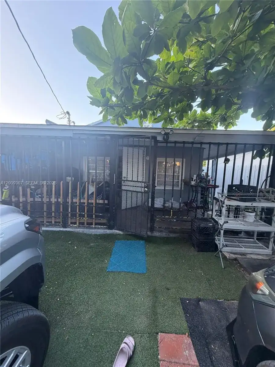1111 NW 26th St, Miami FL 33127 photo 5
