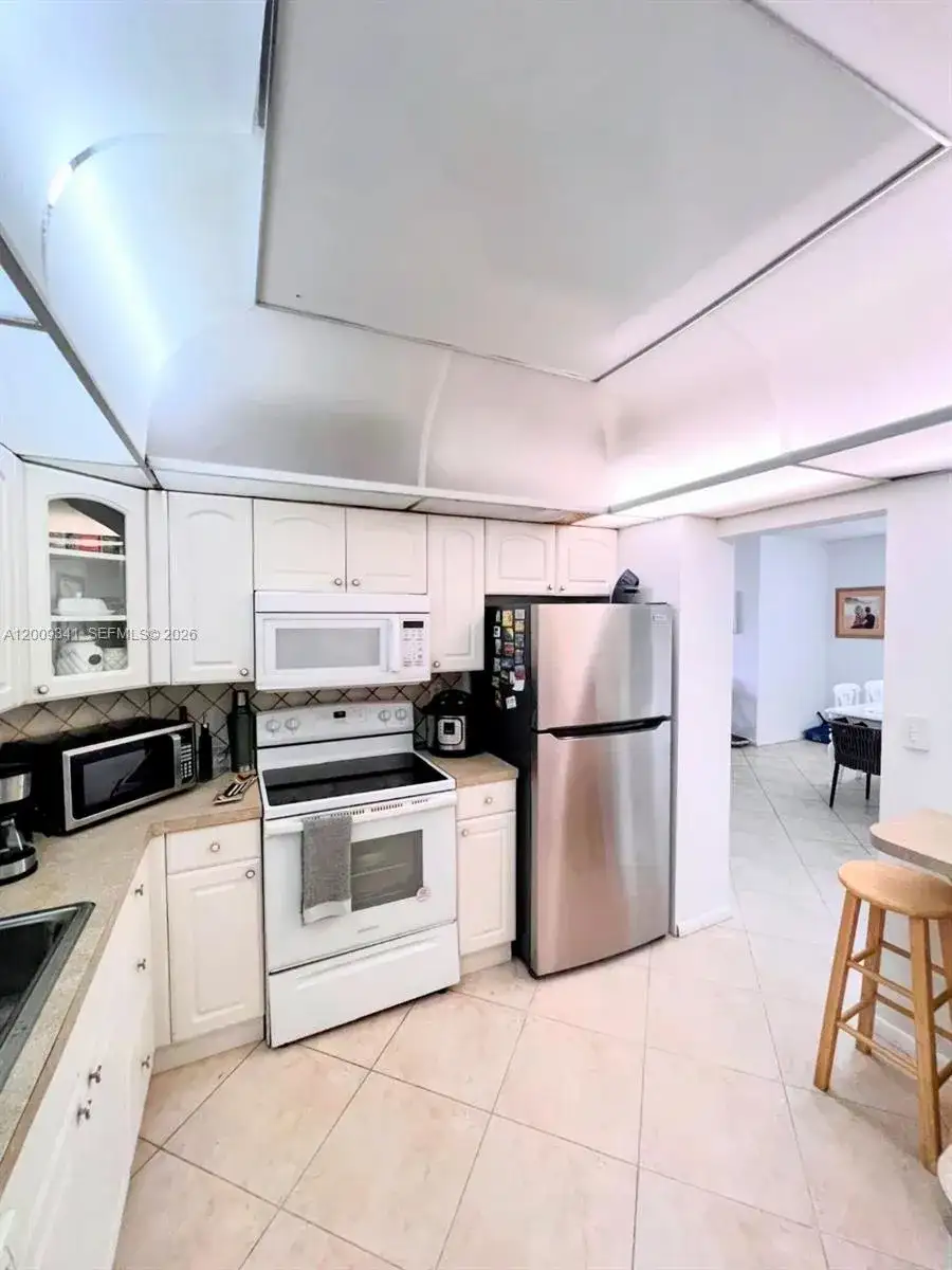 300 Bayview Dr # 915, Sunny Isles Beach FL 33160 photo 4