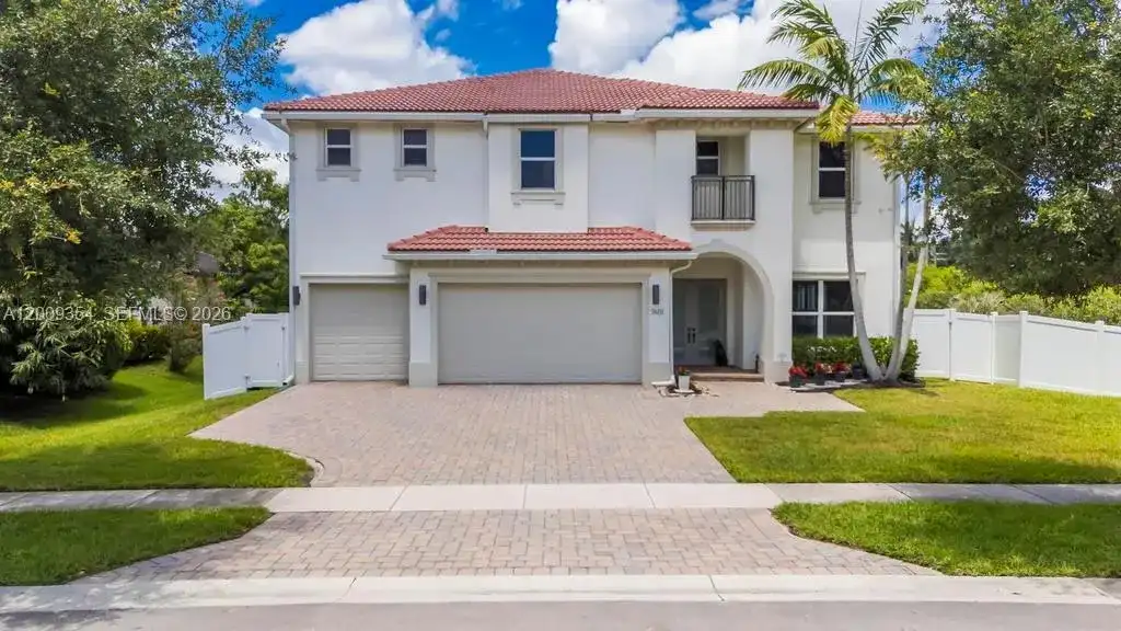 7601 CAVALIA Dr, Davie FL 33328
