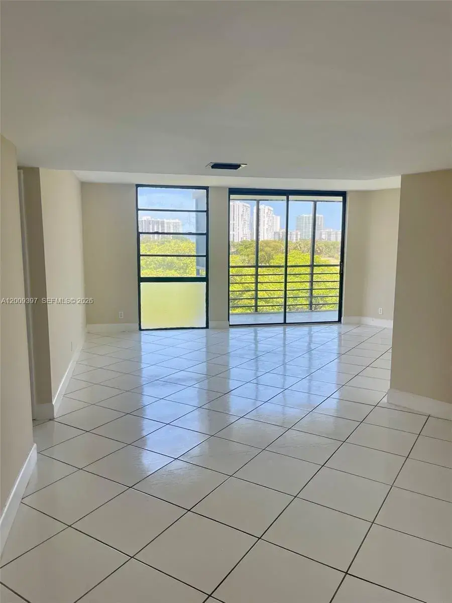 20400 W Country Club Dr # 608, Aventura FL 33180