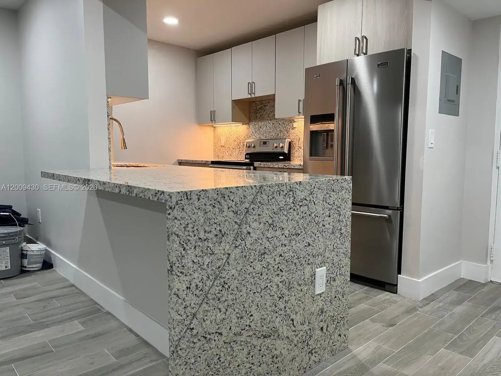 8425 NW 8th St # 303, Miami FL 33126 photo 4