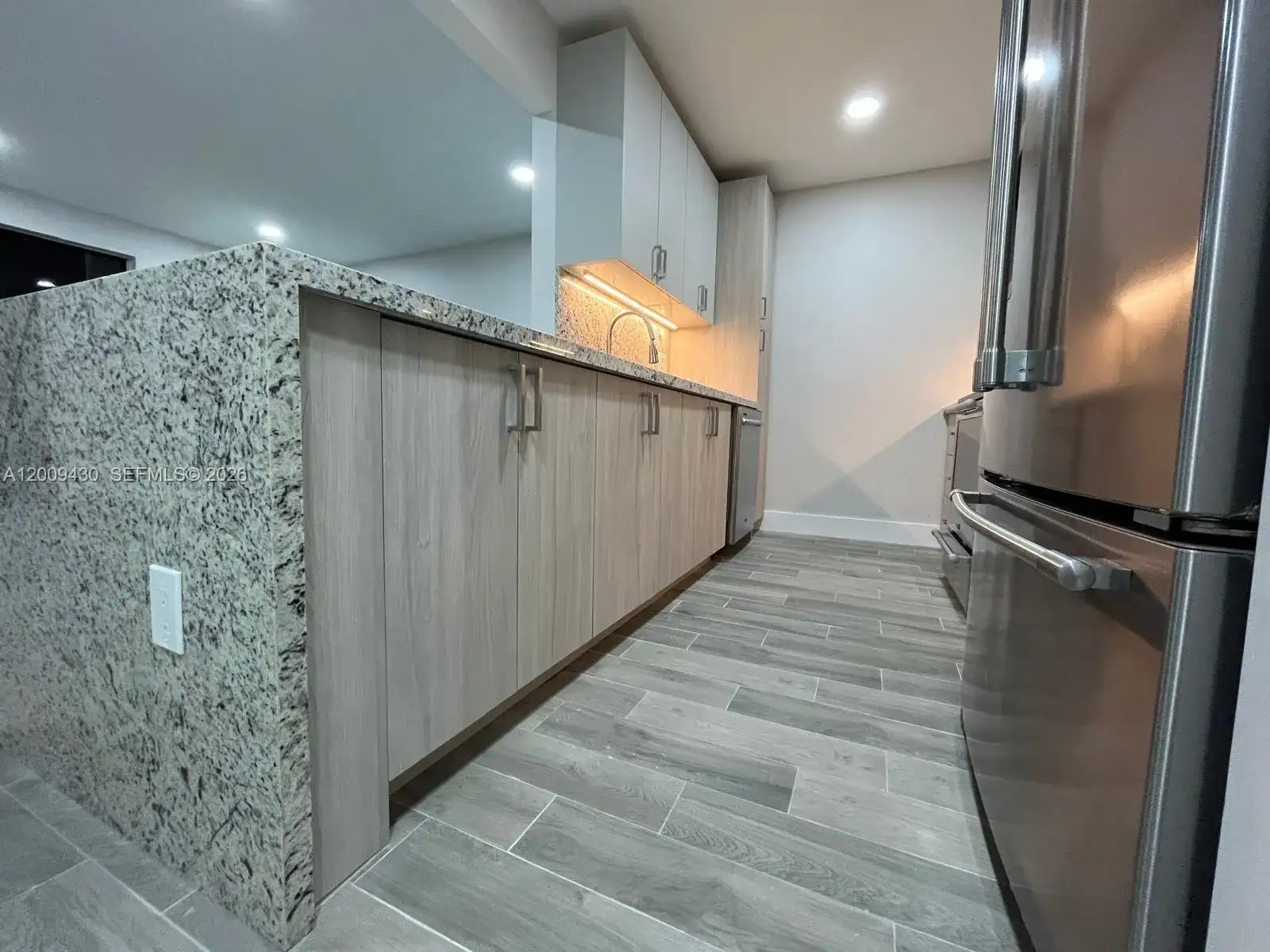 8425 NW 8th St # 303, Miami FL 33126 photo 5