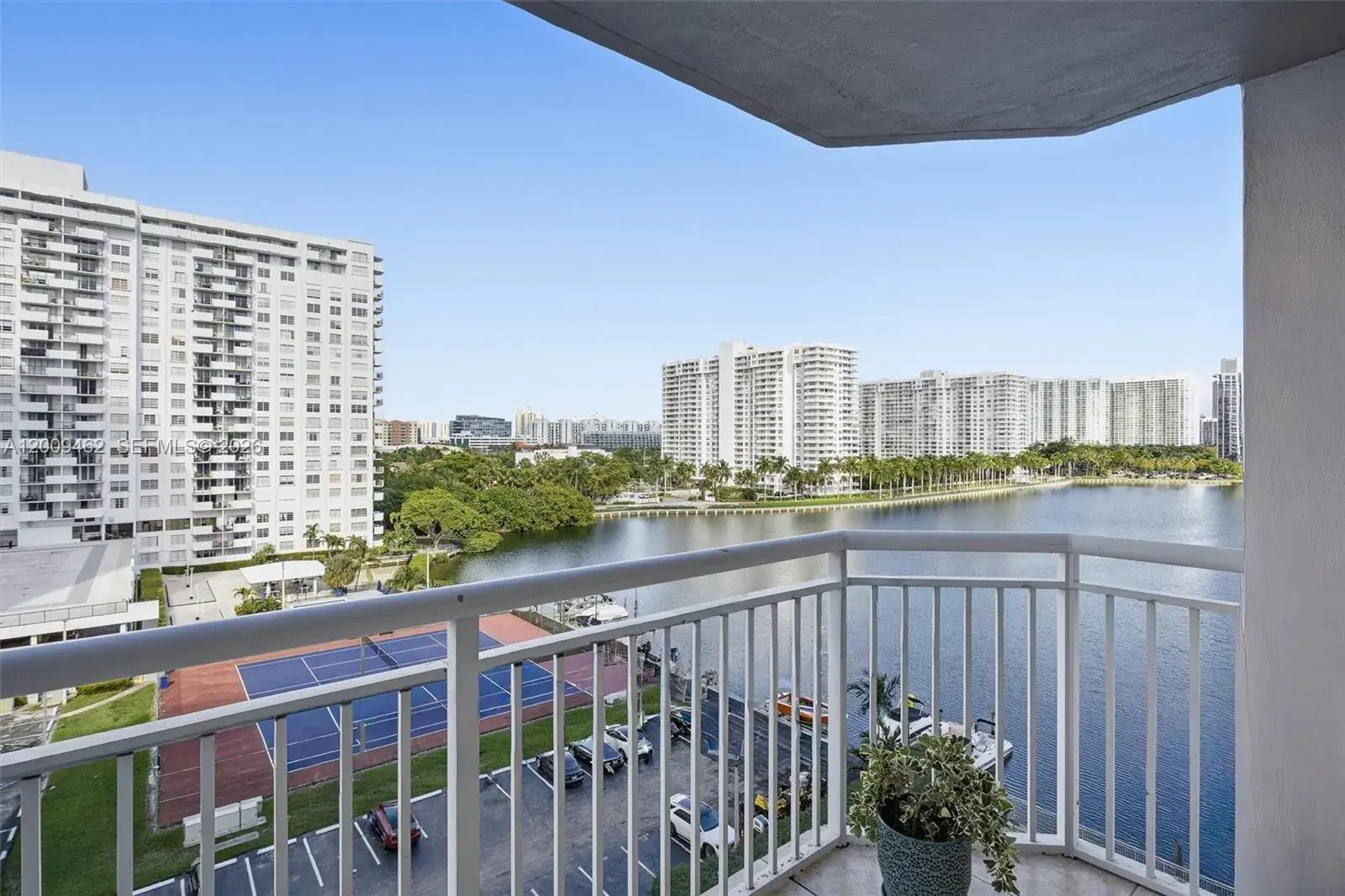 18071 Biscayne Blvd # 802, Aventura FL 33160