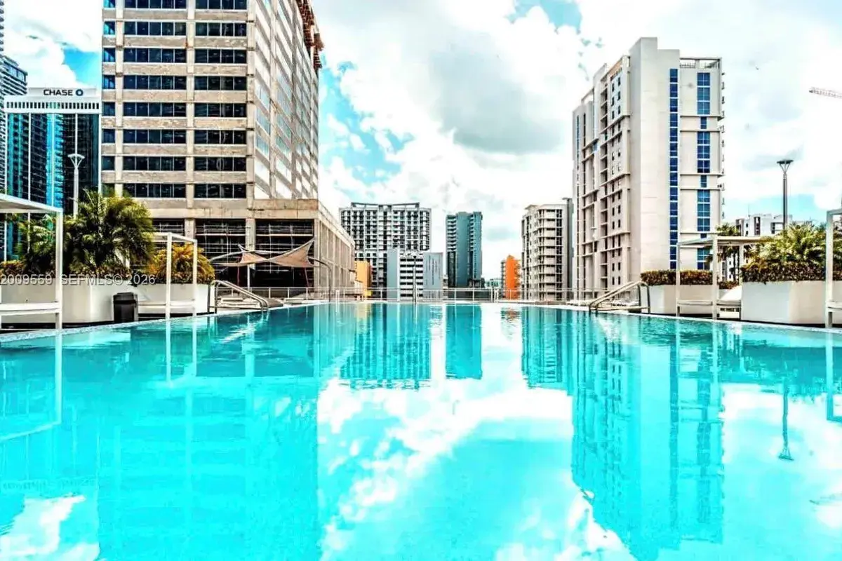 690 SW 1st Ct, Miami FL 33130