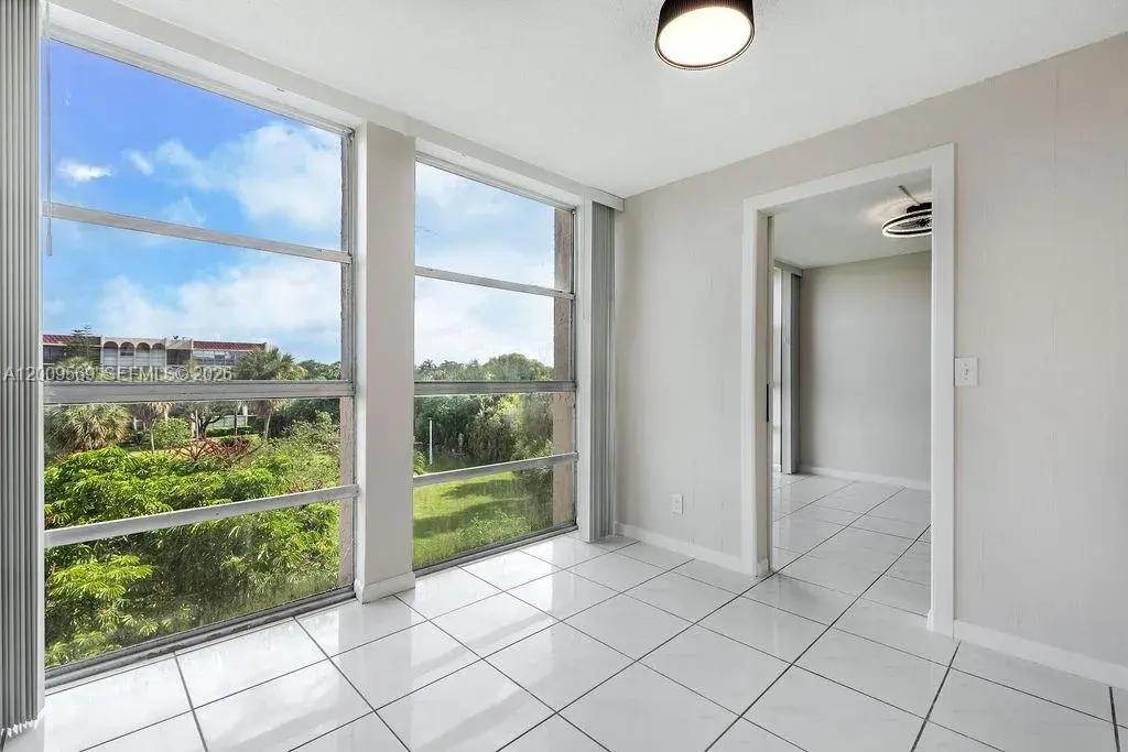 2101 Atlantic Shores Blvd # 412, Hallandale Beach FL 33009